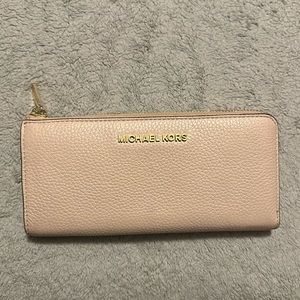 michael kors wallet — light pink
